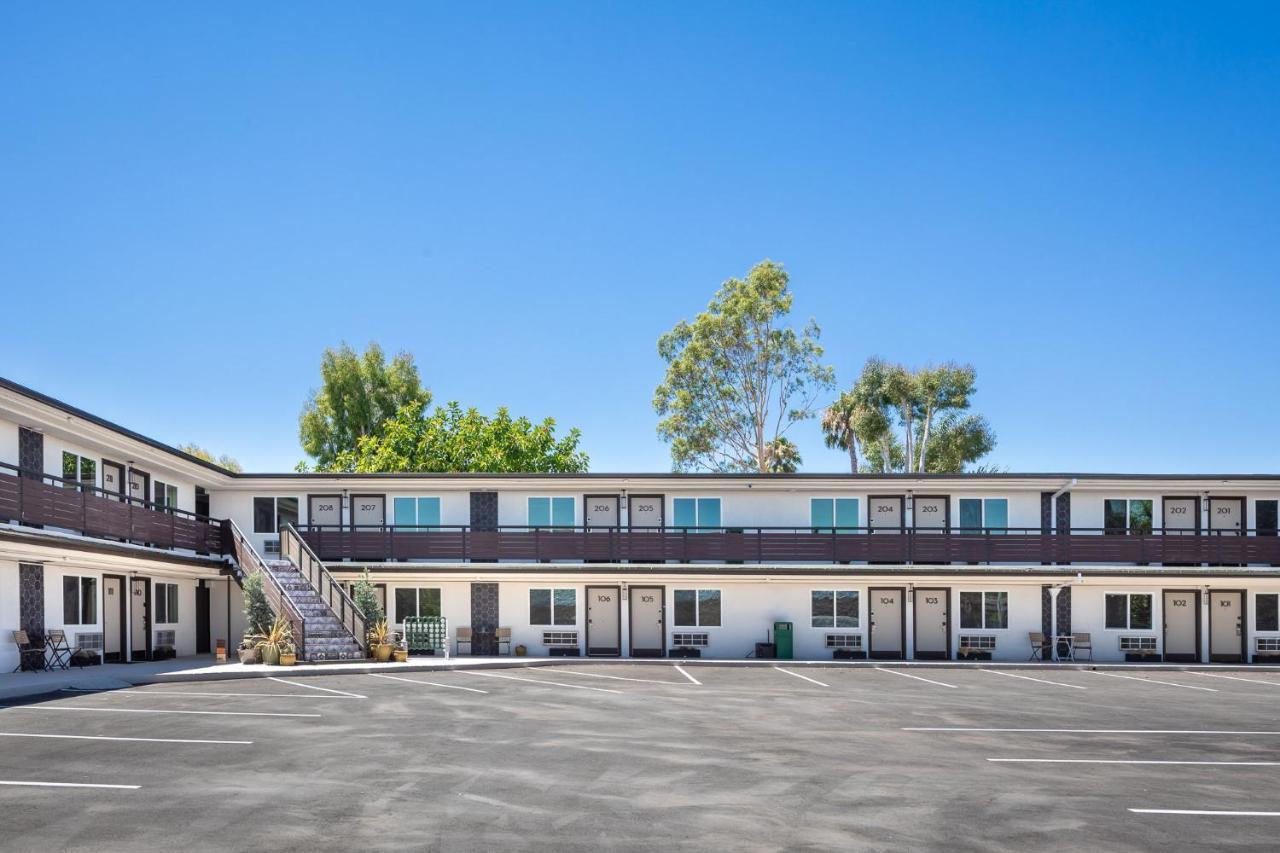 California Inn Anaheim Exterior photo