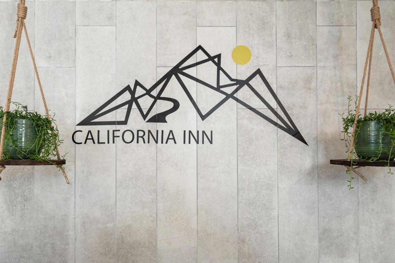 California Inn Anaheim Exterior photo