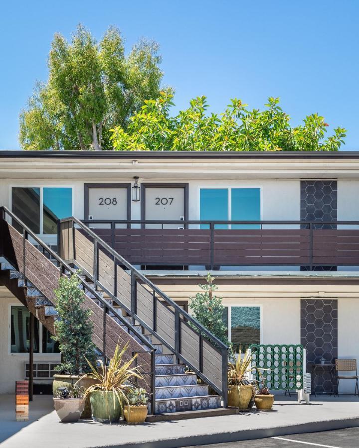 California Inn Anaheim Exterior photo