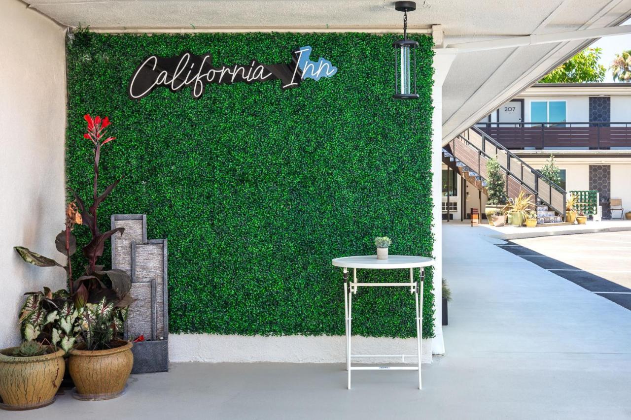 California Inn Anaheim Exterior photo